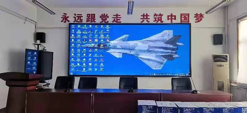 室內(nèi)P2全彩屏完成一塊，積極復(fù)工復(fù)產(chǎn)，抗疫堅持到底